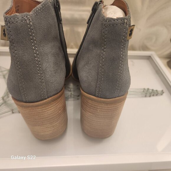 Lucky Brand "Pellyon" Grey/Blue Leather Booties. NWT. Size 8.5 - Picture 8 of 12
